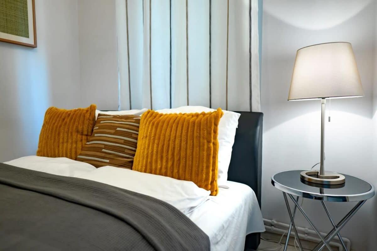 Chic Central Flat With River View ブダペスト エクステリア 写真
